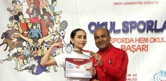 Antalyalı sporcu İlknur Su Topal, Genç Kadınlar Türkiye Bilek Güreşi Şampiyonası'nda ikinci kez birinci oldu