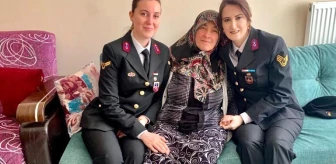 Kütahya İl Jandarma Komutanlığı, şehit J. Er Cengiz Erkul'un annesini ziyaret etti