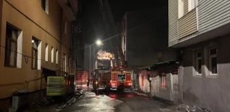 Kars'ta 4 Katlı Otelde Çıkan Yangın Söndürüldü
