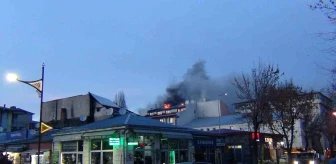 Kars'ta İftar Saatinde Otel Çatısında Yangın Çıktı