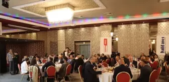 Adana Valisi Yavuz Selim Köşger, koruyucu ailelerle iftarda buluştu