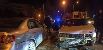 Adıyaman'da Otomobil Çarpışması: 5 Kişi Yaralandı