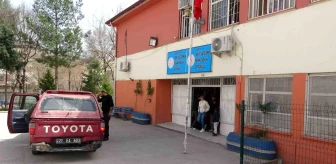 Diyarbakır'da bir okulda kimyasal madde kullanımından dolayı zehirlenen 14 öğrenci hastaneye kaldırıldı