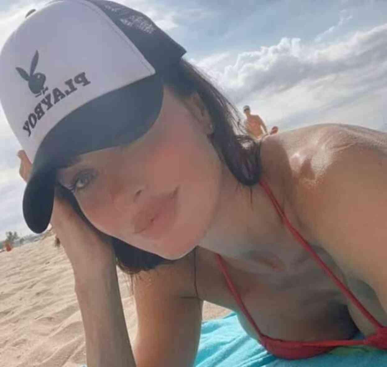 Playboy modeli Shannon Teresa Marie Schwartz, erkek arkadaşının serbest kalması için rüşvet verdiği gerekeçsi ile tutuklandı Playboy modeli Shannon Teresa Marie Schwartz, erkek arkadaşının serbest kalması için rüşvet verdiği gerekeçsi ile tutuklandı