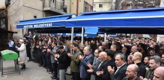 Artvin'de trafik kazasında hayatını kaybeden gazeteci Tolga Gül'ün cenazesi defnedildi
