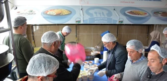 Başçiftlik Belediyesi Aşevinden ihtiyaç sahibi 500 kişiye iftar için yemek dağıtımı yapılıyor