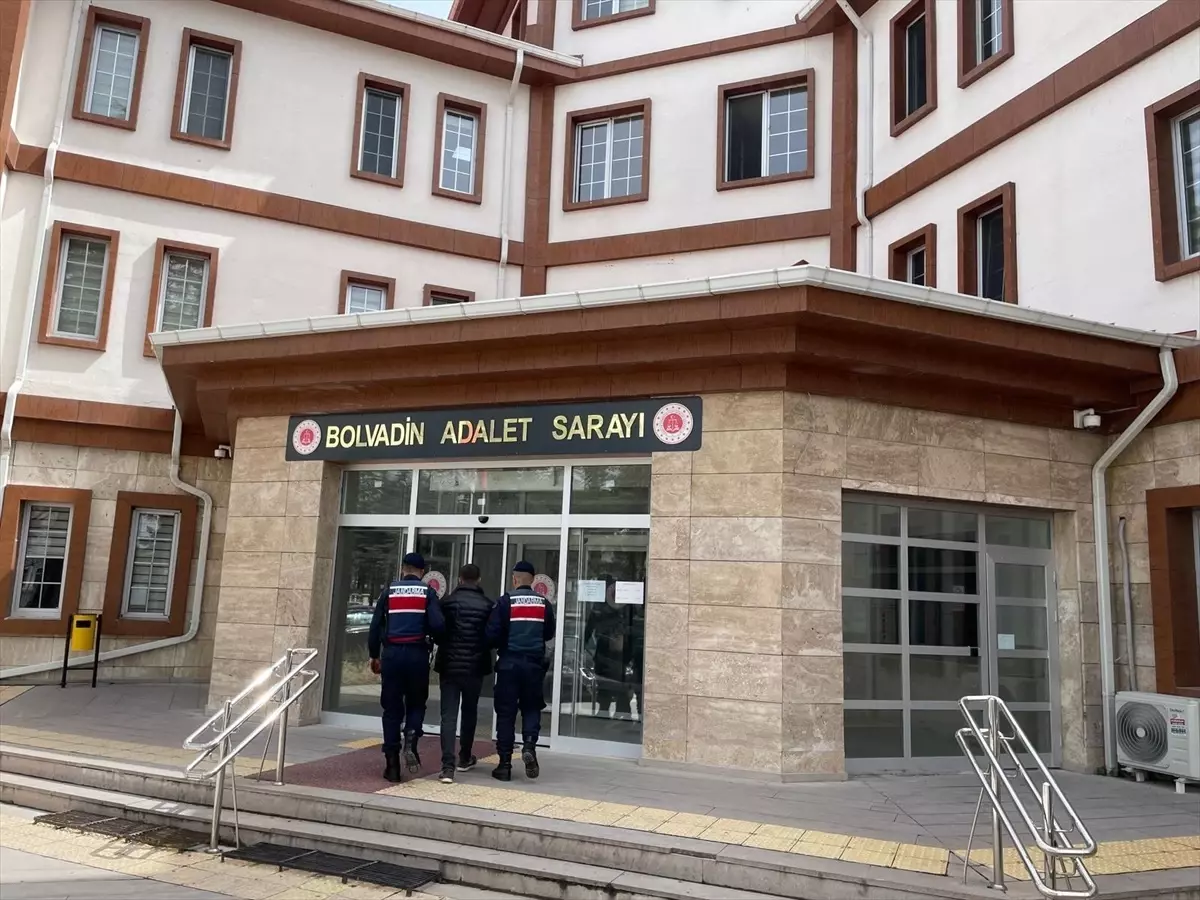 Bolvadin'de hapis cezası bulunan hükümlü cezaevine teslim edildi