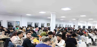 Elazığ Fırat Üniversitesi Öğrencilere Ücretsiz İftar Veriyor