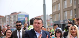 AK Parti Odunpazarı Belediye Başkan Adayı Özkan Alp, Emek Mahallesi'nde Yürüyüş Gerçekleştirdi