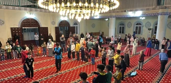 Dörtyol'da çocuklar Süleymaniye Camisi'nde eğlenceli vakit geçiriyor