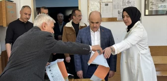 Çorum Valisi Zülkif Dağlı, Mahalli İdareler Genel Seçimleri için oy verdi