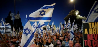 İsrail'de Göstericiler Trafiği Kesti, Polisle Çatıştı