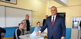 MHP Grup Başkanvekili Erkan Akçay, oy kullandı