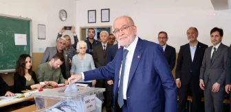 Saadet Partisi Genel Başkanı Temel Karamollaoğlu Oyunu Kullandı