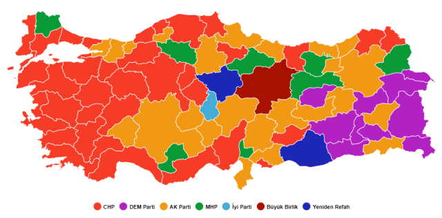 Türkiye genelinde CHP 35, AK Parti 24 belediye kazandı