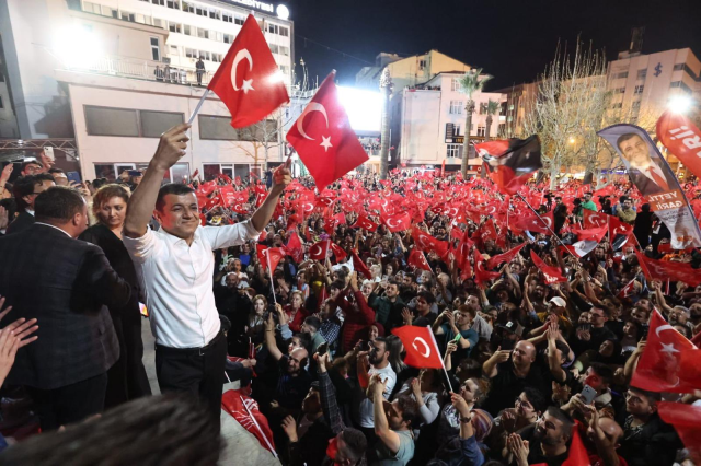 Denizli'de başkan seçilen CHP'li Çavuşoğlu: Belediyenin evrakları dışarı çıkarılıyor, herkes ayağını denk alsın