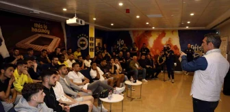 Fenerbahçe Başkanı Ali Koç ve yönetimi futbol takımıyla buluştu