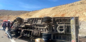 Malatya'da kamyonet devrildi, 1 kişi hayatını kaybetti