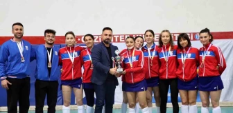 Muğla Sıtkı Koçman Üniversitesi Kadın Hokey Takımı Türkiye İkincisi Oldu