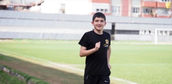 Otizmli Genç Atlet Yusuf Yavaş Milli Takım Forması İçin Çalışıyor