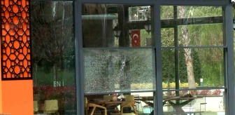 Başakşehir'de el bombasıyla düzenlenen saldırıda hasar alan iş yerleri görüntülendi