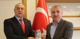 Bem-Bir-Sen Samsun Şube Başkanı Savaş Gayretli, Havza Belediye Başkanı Sebahattin Özdemir'i ziyaret etti