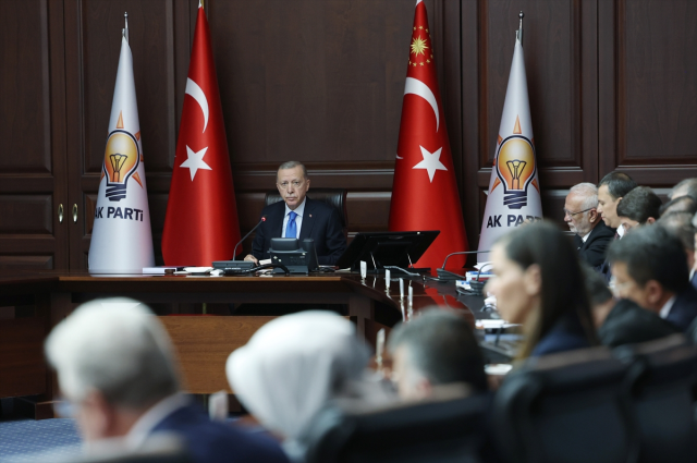 Cumhurbaşkanı Erdoğan, AK Parti MYK'da yerel seçimdeki oy kaybını değerlendirdi