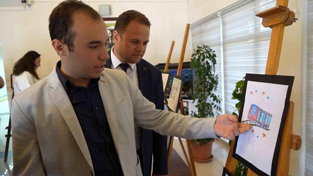 Otizmli Berkay Çenesiz, resim ve sporla hayata tutunuyor
