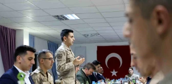 Erzincan Valisi Hamza Aydoğdu, İl Jandarma Komutanlığı personelleriyle iftar yaptı