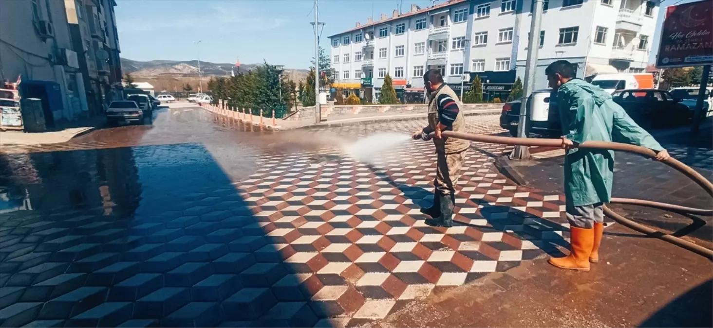 Yeşilyurt Belediyesi Bahar Temizliği Yapıyor