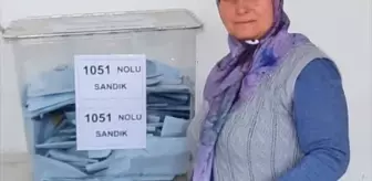 Manisa'nın Alaşehir ilçesinde Emine Dönertaş yeniden muhtar seçildi