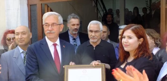 CHP'li Burhan Karışık Erdek Belediye Başkanlığına seçildi