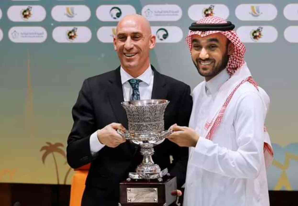 Eski İspanya Futbol Federasyonu Başkanı Luis Rubiales Madrid havalimanında gözaltına alındı