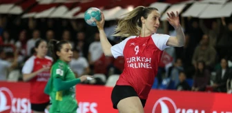 A Milli Kadın Hentbol Takımı Karadağ'a 30-28 yenildi