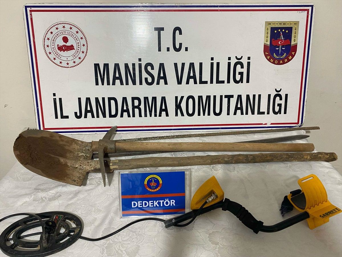 Manisa'da Kaçak Kazı Yapan 3 Şüpheli Yakalandı