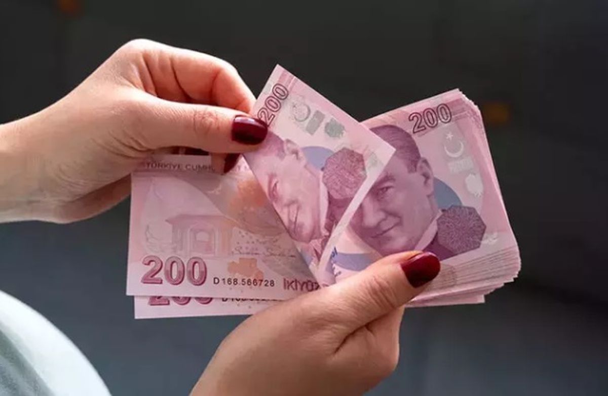 Memur maaşları bayramdan önce yatar mı? Nisan ayı memur maaşı ne zaman ödenecek?