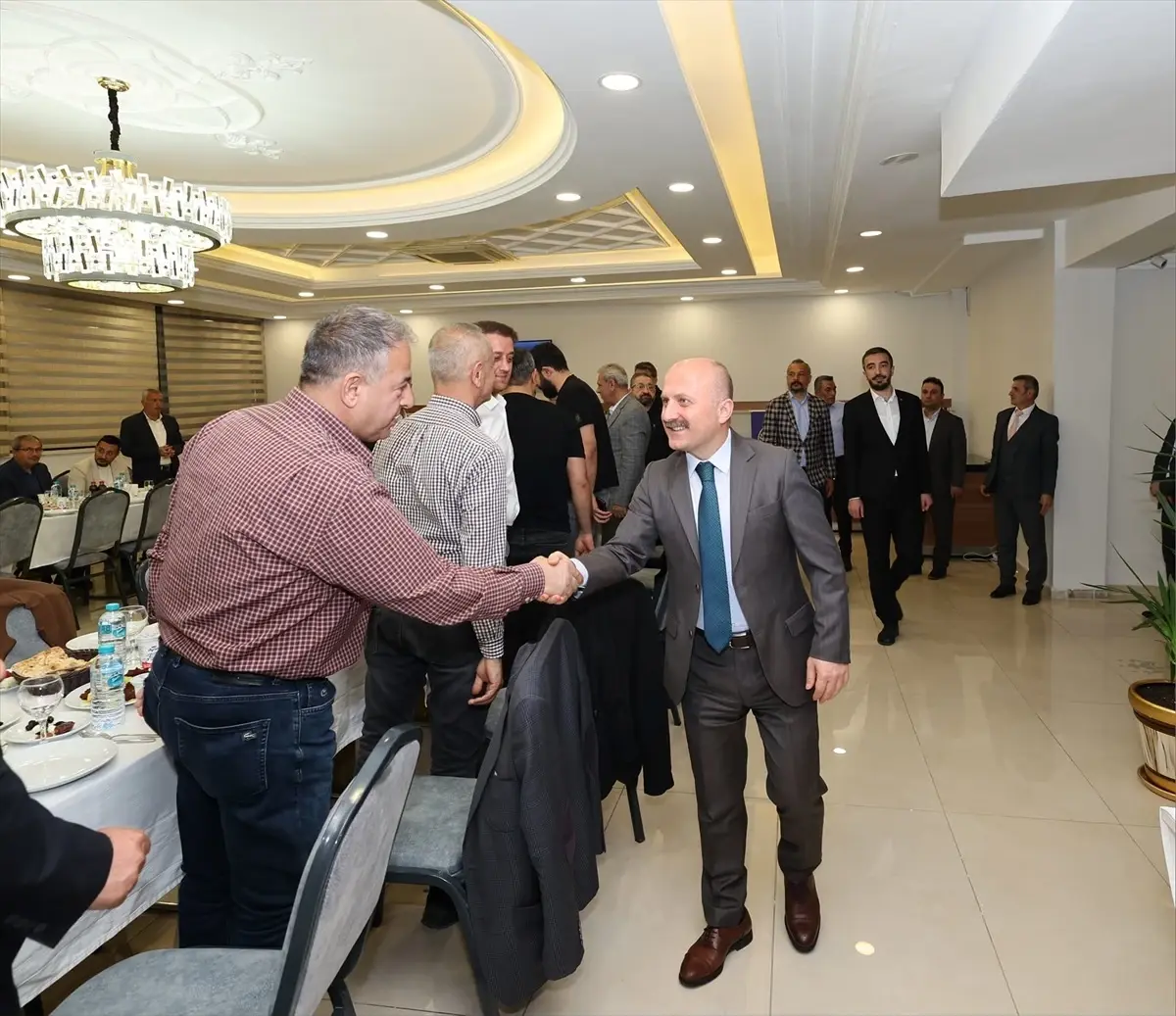 Adıyaman Valisi Osman Varol, iş insanlarıyla iftar yaptı