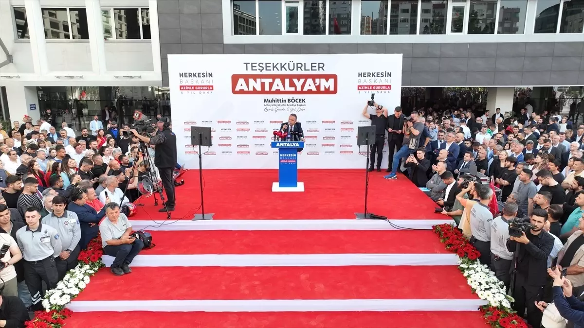 Muhittin Böcek, Antalya Büyükşehir Belediye Başkanlığına ikinci kez seçildi