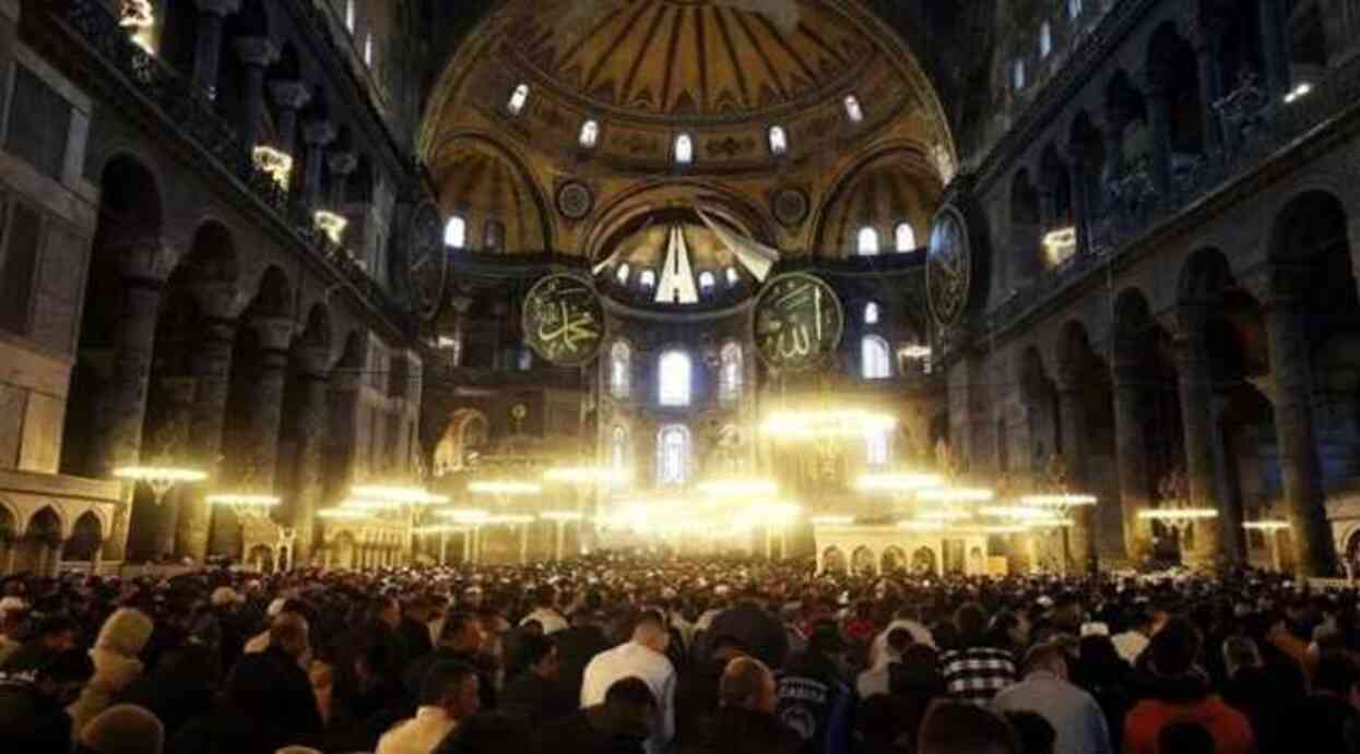 Bayram namazı saat kaçta 2024? Van bayram namazı kaçta okunuyor, ne zaman kılınacak? İl il Ramazan Bayramı namazı saatleri!
