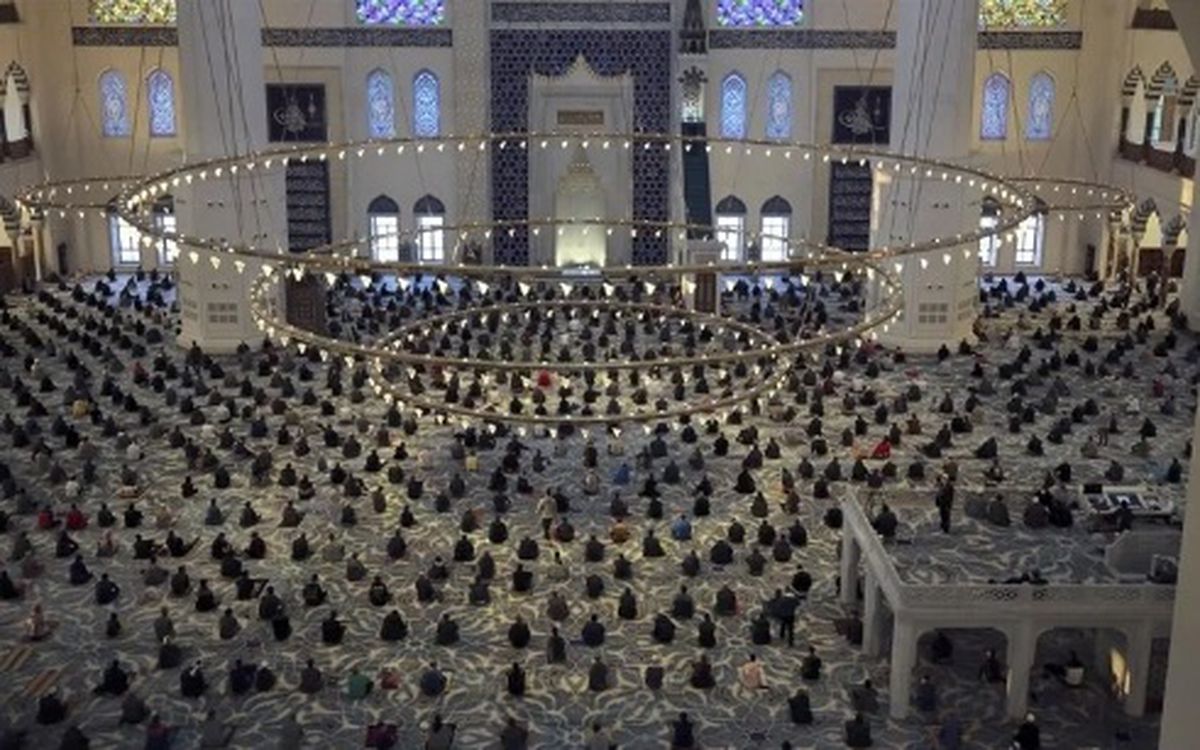 Bayram ne zaman başlıyor? Bayramın 1.,2.,3. günleri hangi günler? Okullar ve iş yerleri bayramda kaç gün tatil?
