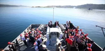 Çanakkale Boğazı'nda 71 yıl önce batan Dumlupınar denizaltısında şehit olan denizciler anıldı