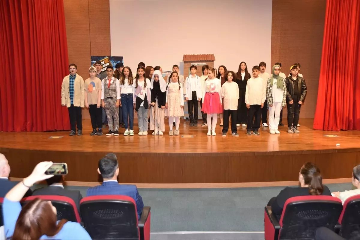 Kahramankazan'da Dünya Tiyatro Günü Yarışmaları Ödül Töreni