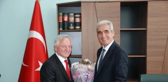 İpsala Belediye Başkanı Mehmet Kerman mazbatasını aldı