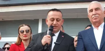 Atatürk'ün fotoğrafında derdini dinlediği vatandaşın torunu Erdem Ural, CHP'den Turhal Belediye Başkanı seçildi