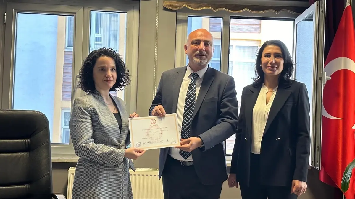 CHP'li Utku Cihan, Hopa Belediye Başkanı olarak göreve başladı