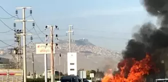 Mardin'de Park Halindeki Otomobil Alev Topuna Döndü