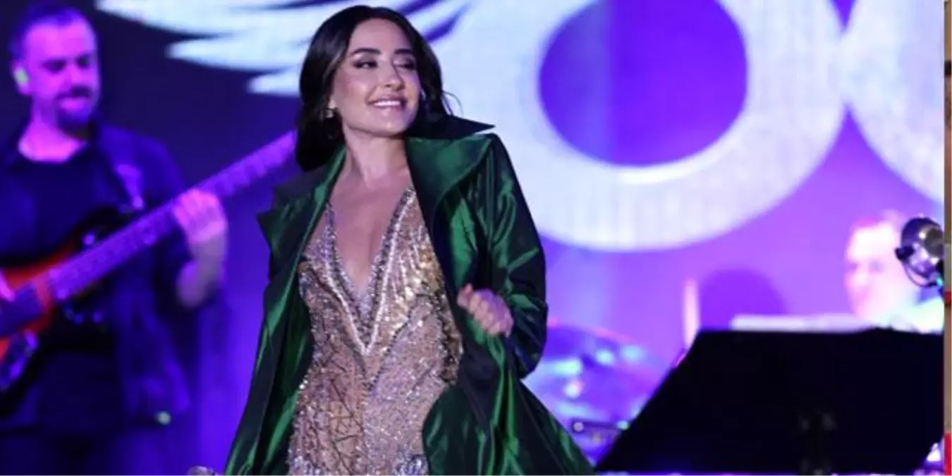 Melek Mosso: Yurdumun eşsiz şehirlerinde konser verebileceğim için mutluyum