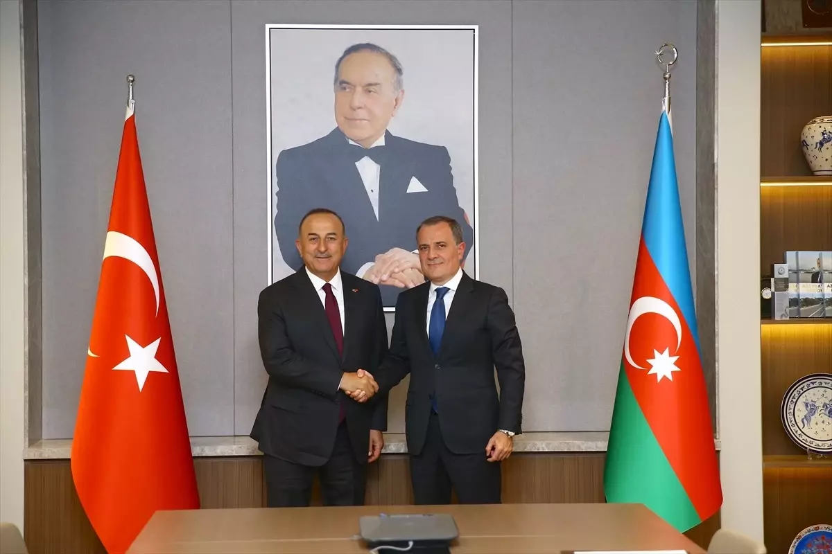 Çavuşoğlu Azerbaycan'da temaslarda bulundu