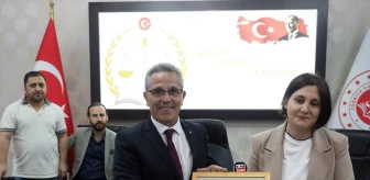 Aydın'ın Nazilli ilçesinde belediye başkanı seçilen Ertuğrul Tetik göreve başladı
