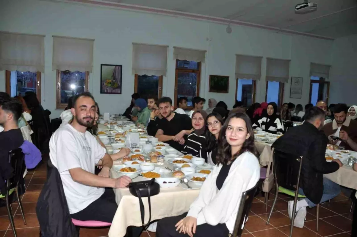 BAİBÜ Mudurnu Süreyya Astarcı Meslek Yüksekokulu'nda İftar Programı Düzenlendi